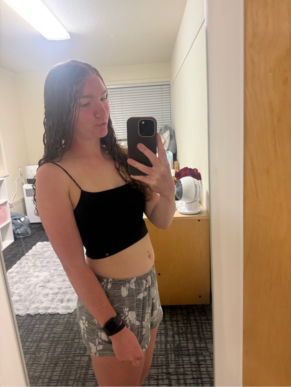 Women’s Black Cropped Cami Tank Top - Sleek Spaghetti Strap